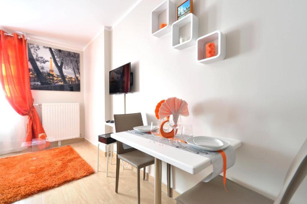 Orange studio Paris Serris Buitenkant foto